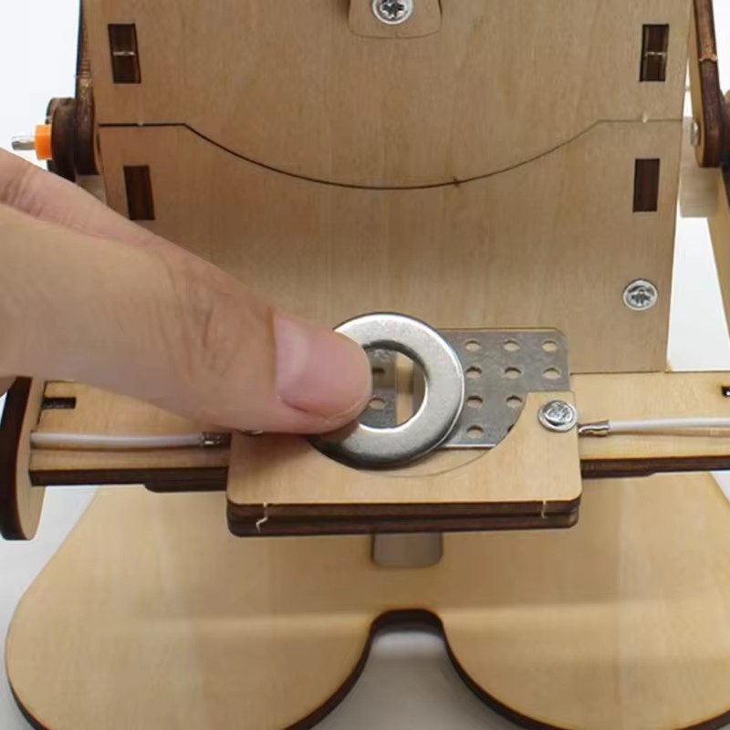 Coin Swallowing Eating Robot M - Science Experiment Kit review and price